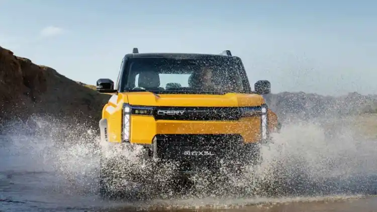 Stairway Stunt Gone Wrong: When Chinese Ambition Stumbles on Range Rover’s Legendary Mountain Challenge